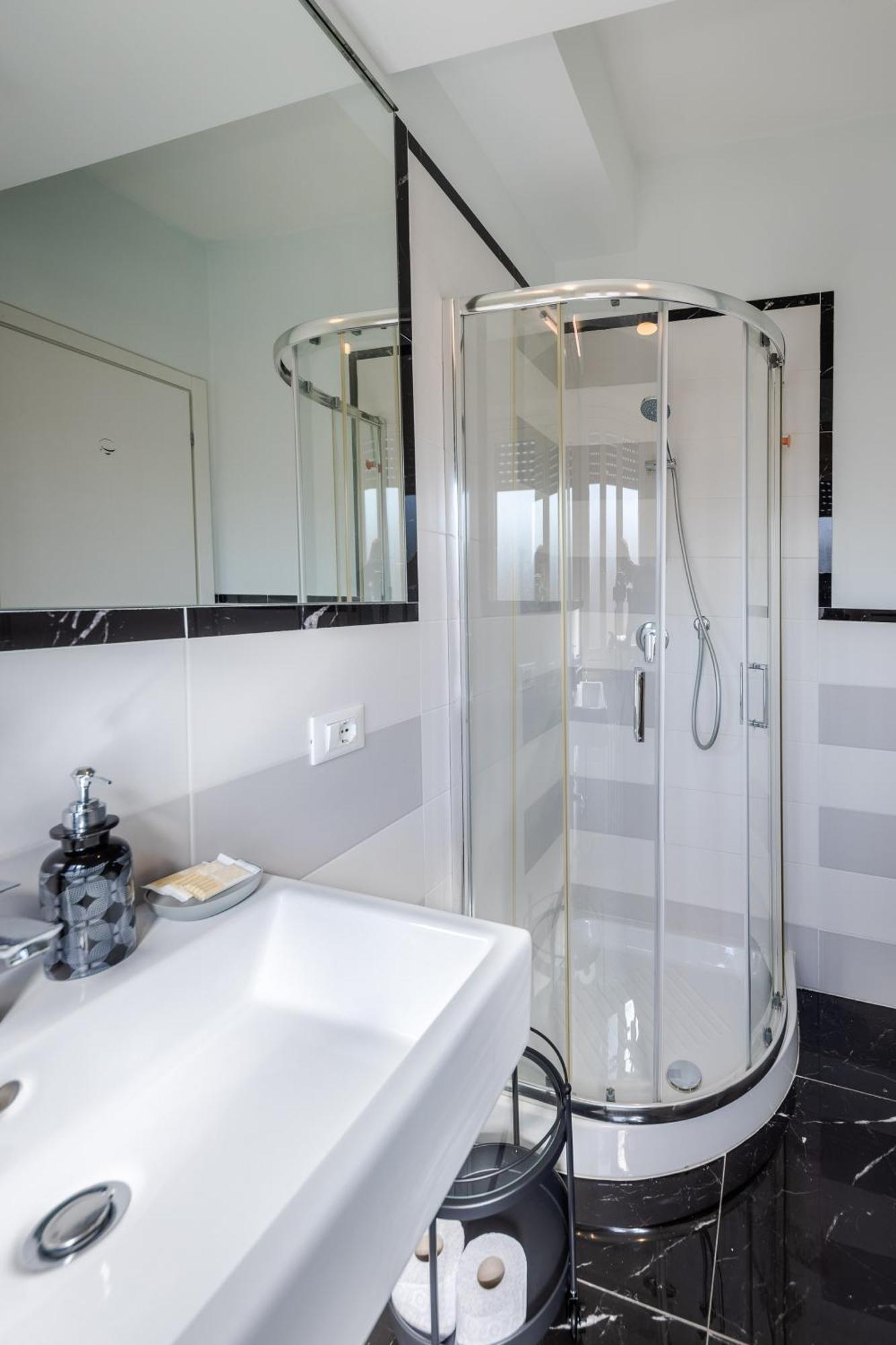 Style134 Apartment 50 Meters From Metro A Lucio Sestio Station 外观 照片